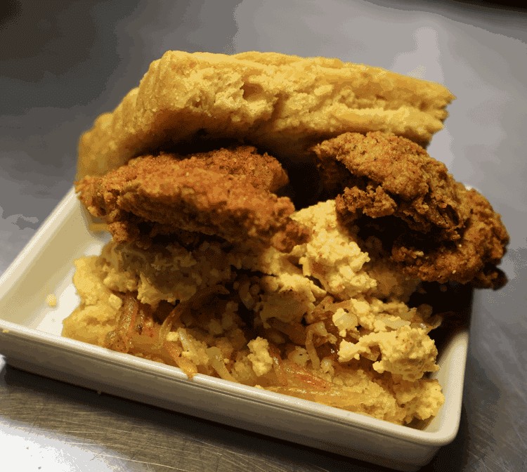 COMMUNITY Kitchen + Taproom: food & drinks
