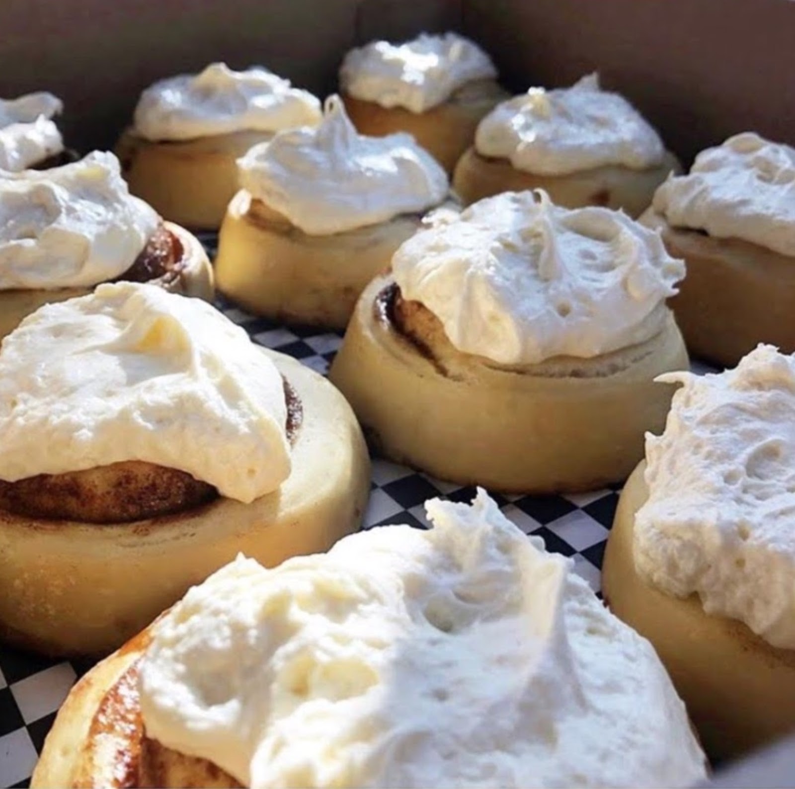 Cinnaholic: food & drinks