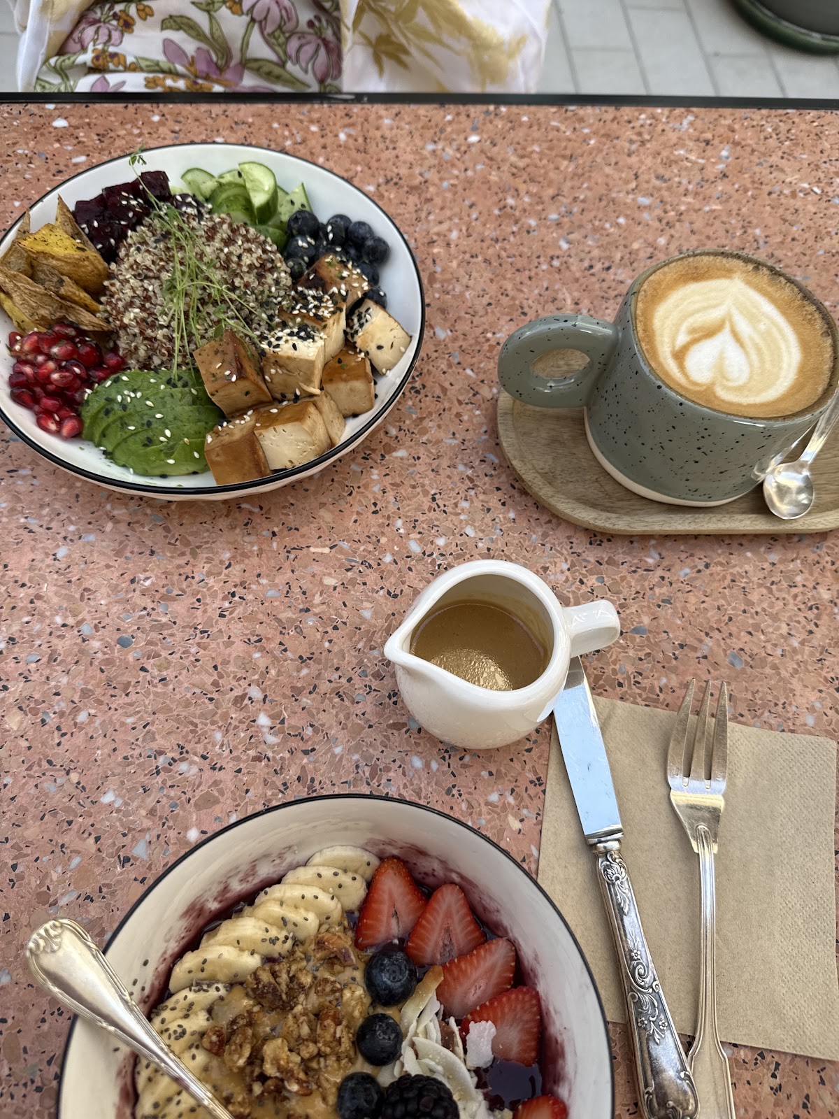 Eco Mind - Gastro Botanical Cafe & Concept Store: food & drinks
