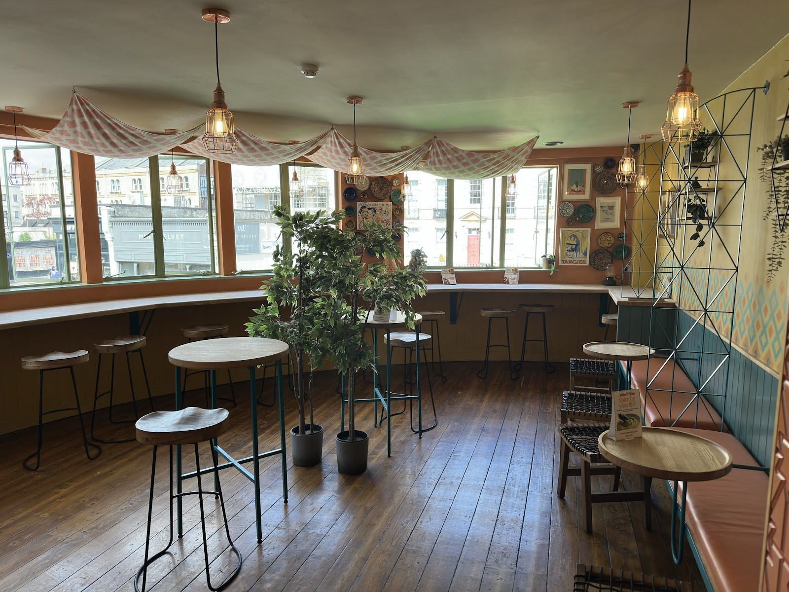 Eat a Pitta - Clifton village: the place