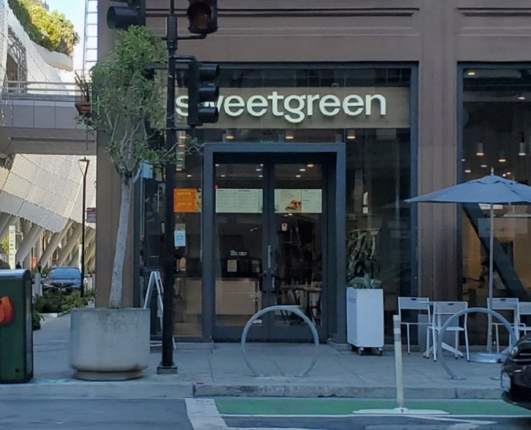 sweetgreen - Healthy Salads, Wraps, and Bowls: the place
