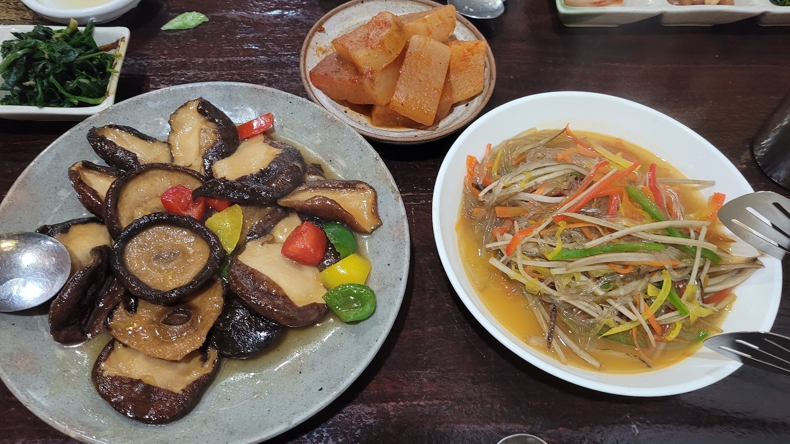 Maji: food & drinks