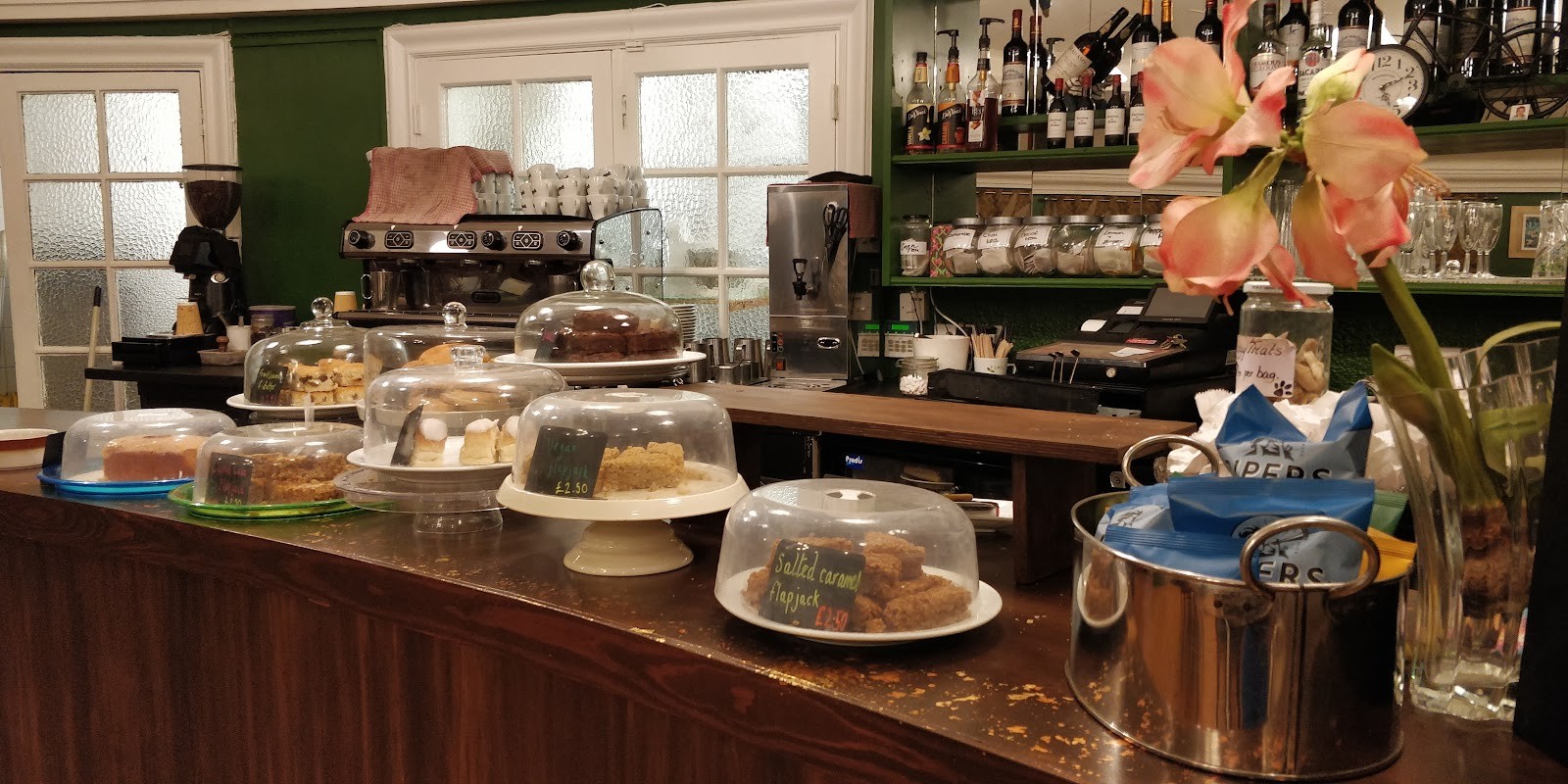 Rotunda Café Bar: the place
