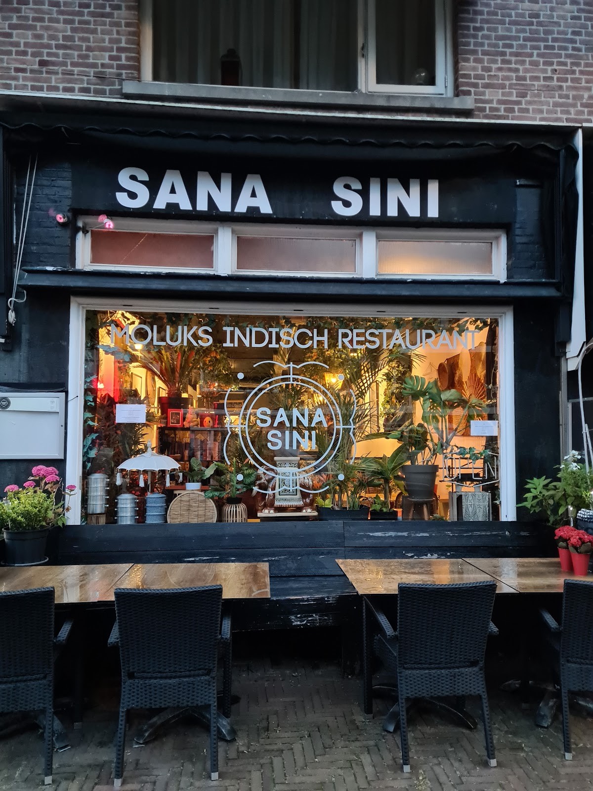 Sana Sini: the place