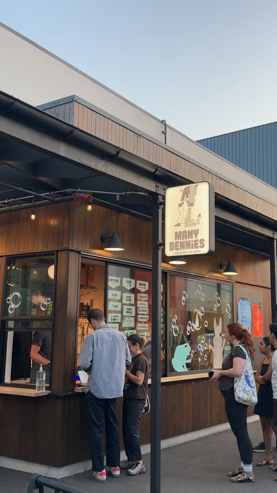 Many Bennies: the place