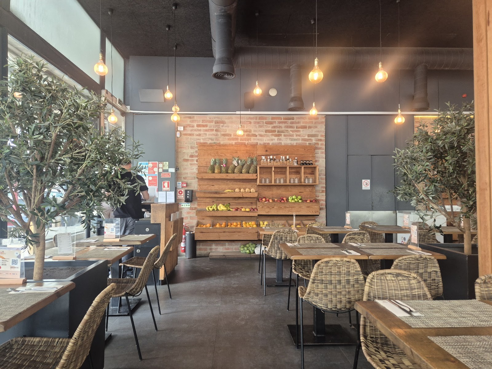 LOCAL Avenida: the place
