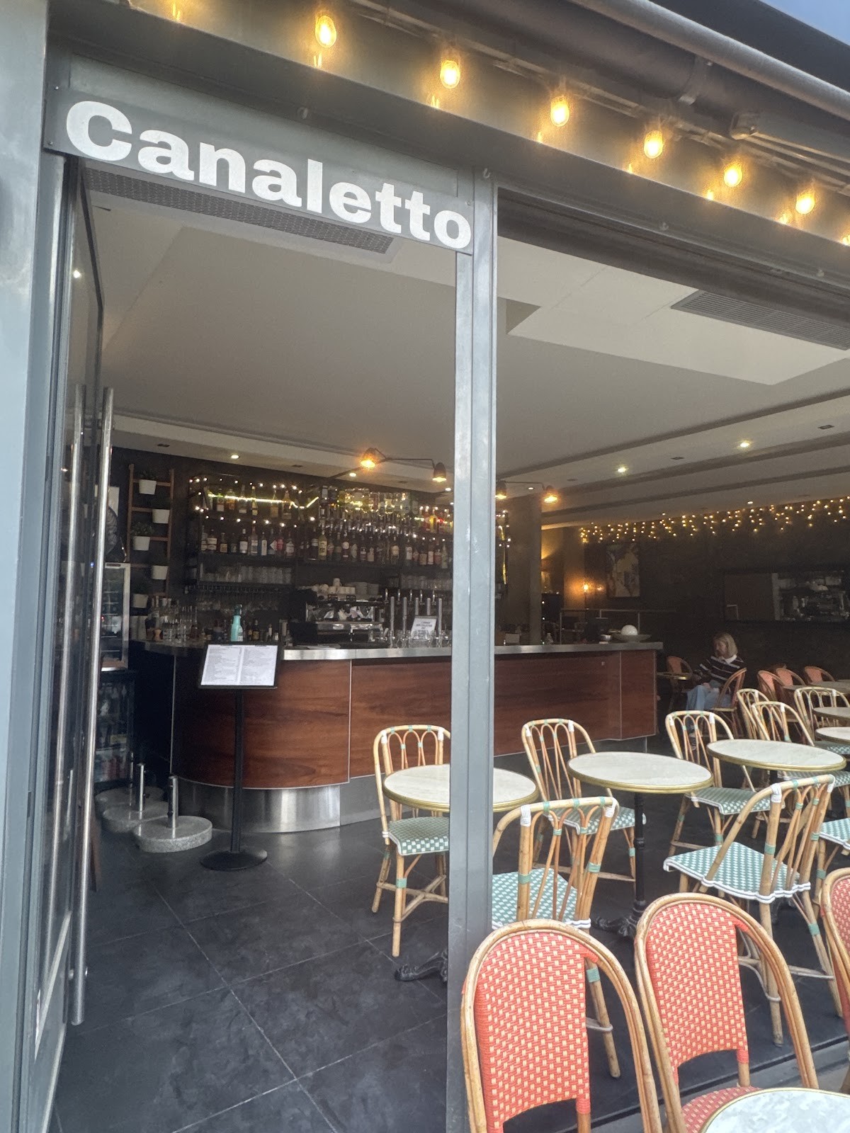 Canaletto Caffè: the place