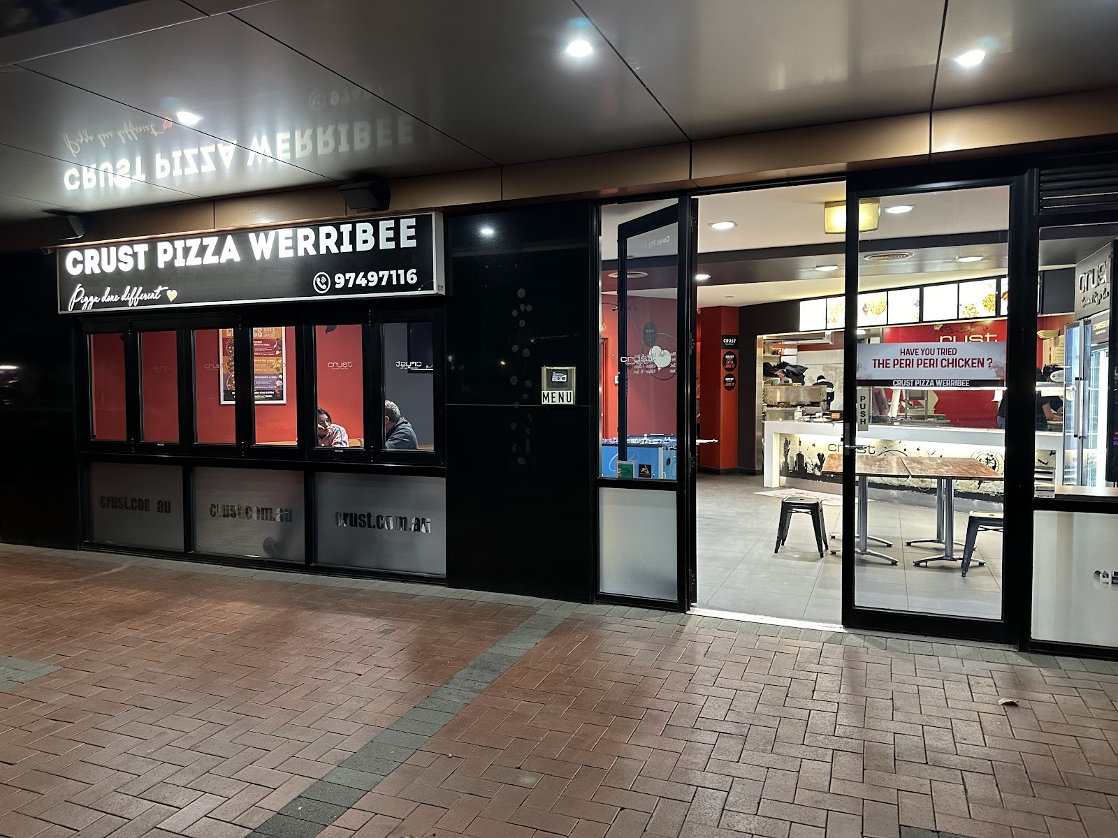 Crust Gourmet Pizza Bar: the place