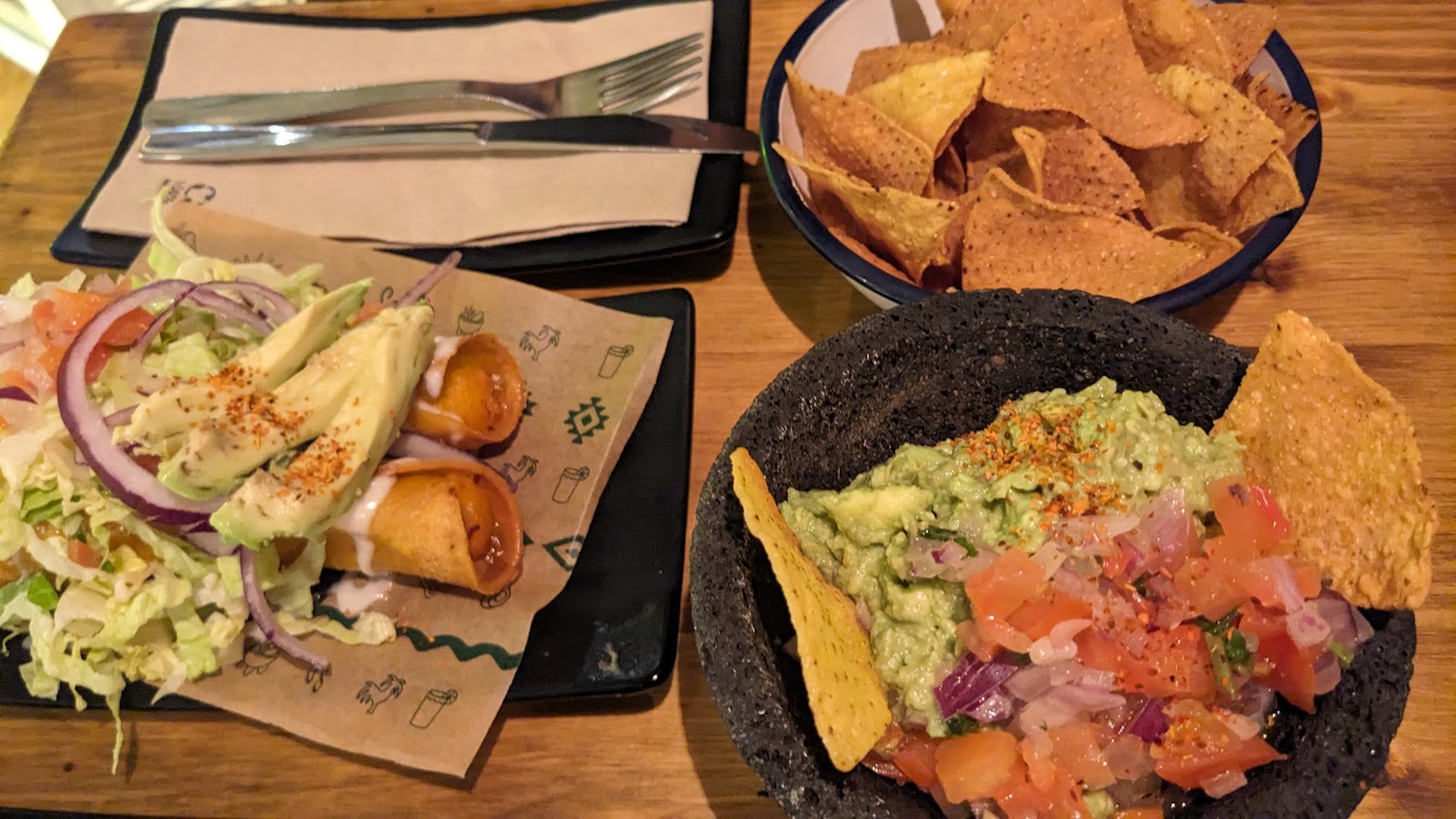 Gallo Santo: food & drinks
