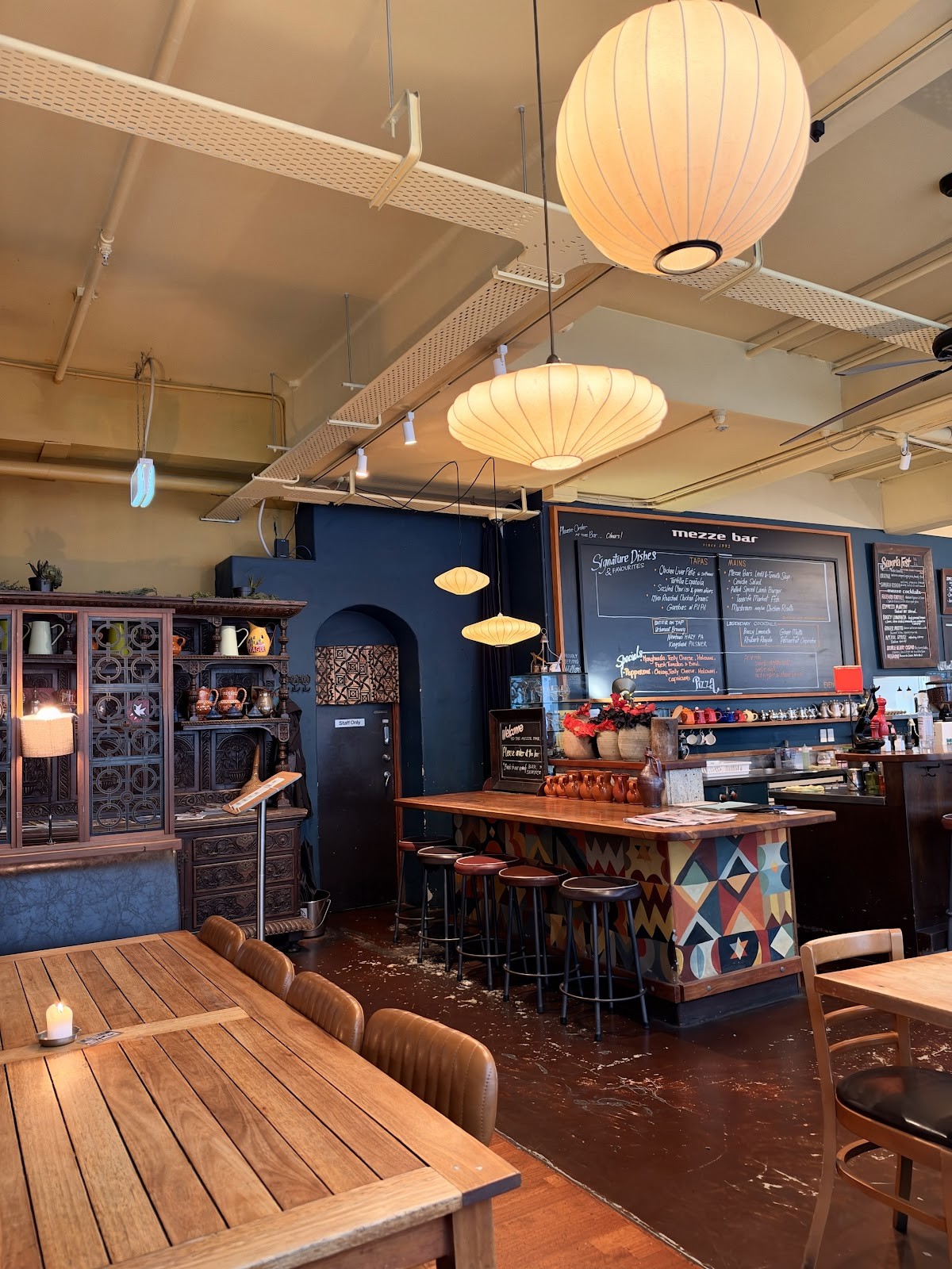 Mezze Bar: the place
