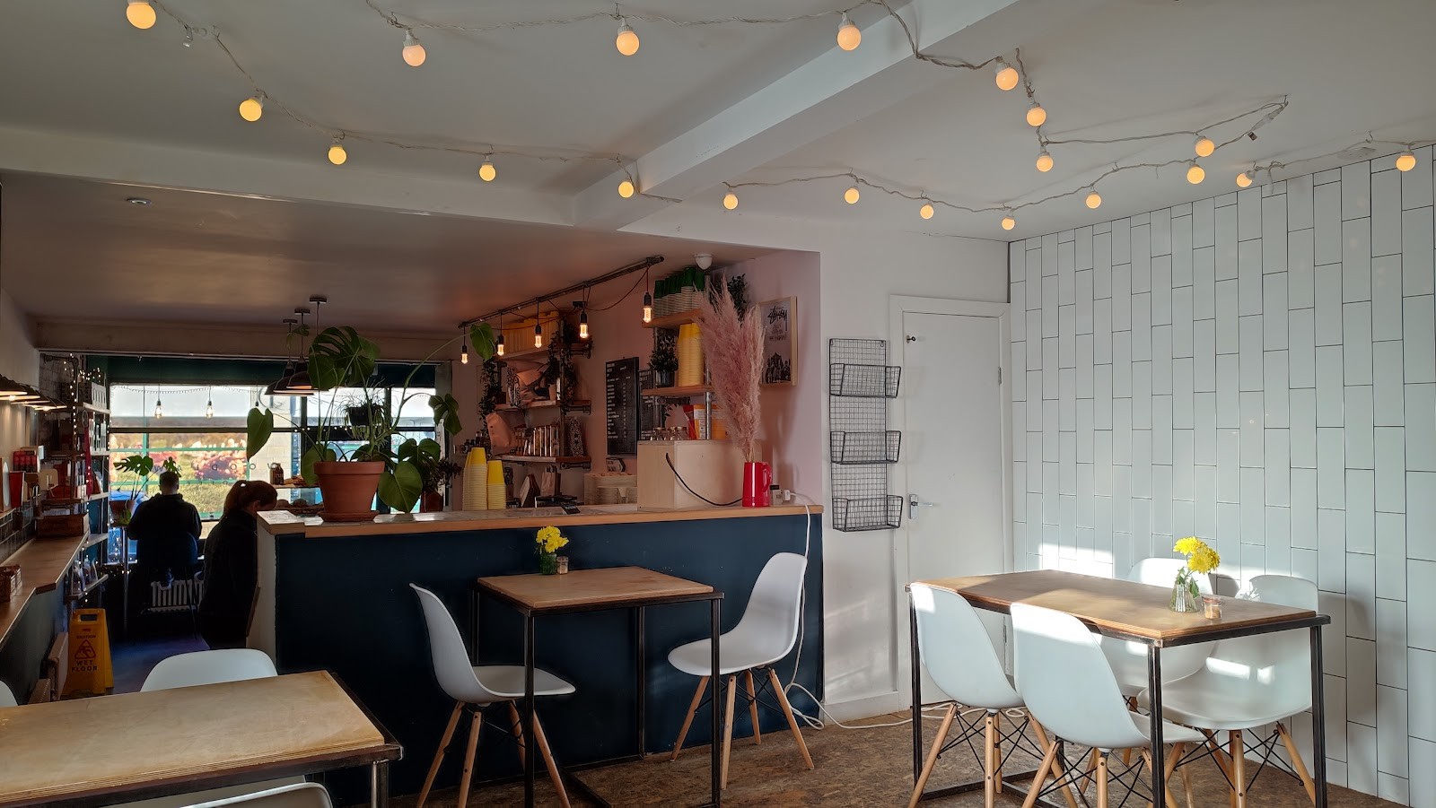 Woodlawn Coffee Co: the place