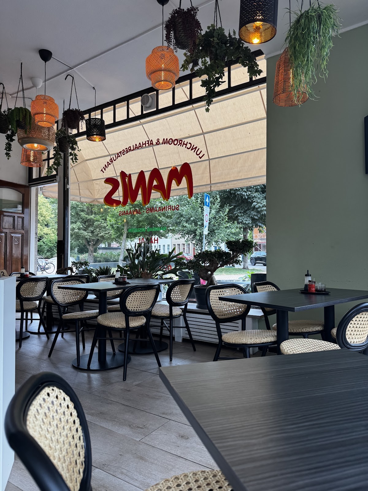 Manis: the place