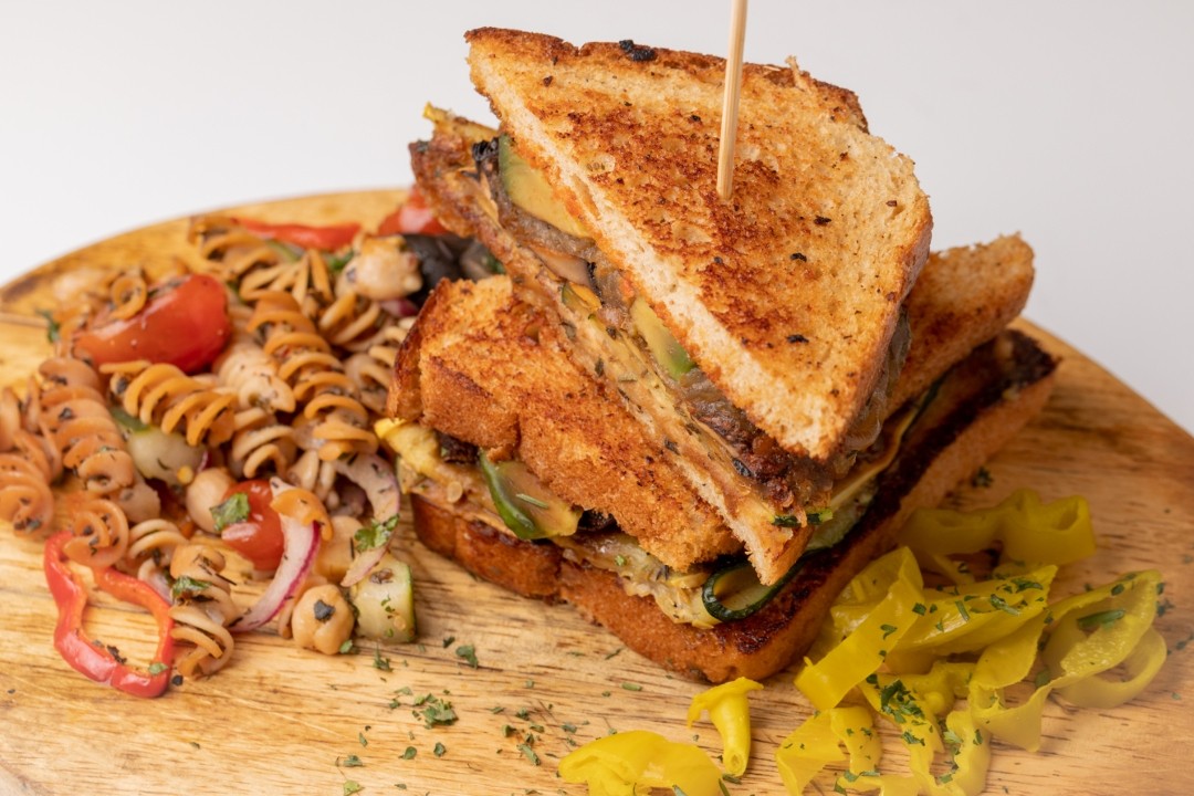 Beyond Vegan Eats: food & drinks