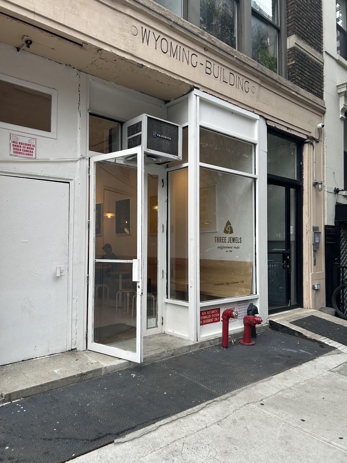 Three Jewels Café: the place
