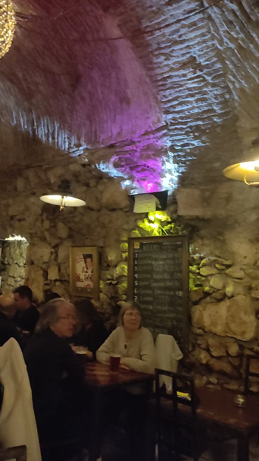 Quimera Brewpub: the place