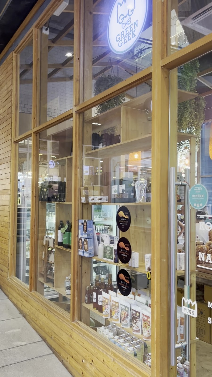 The Green Geek Kombucha Sukhumvit: the place