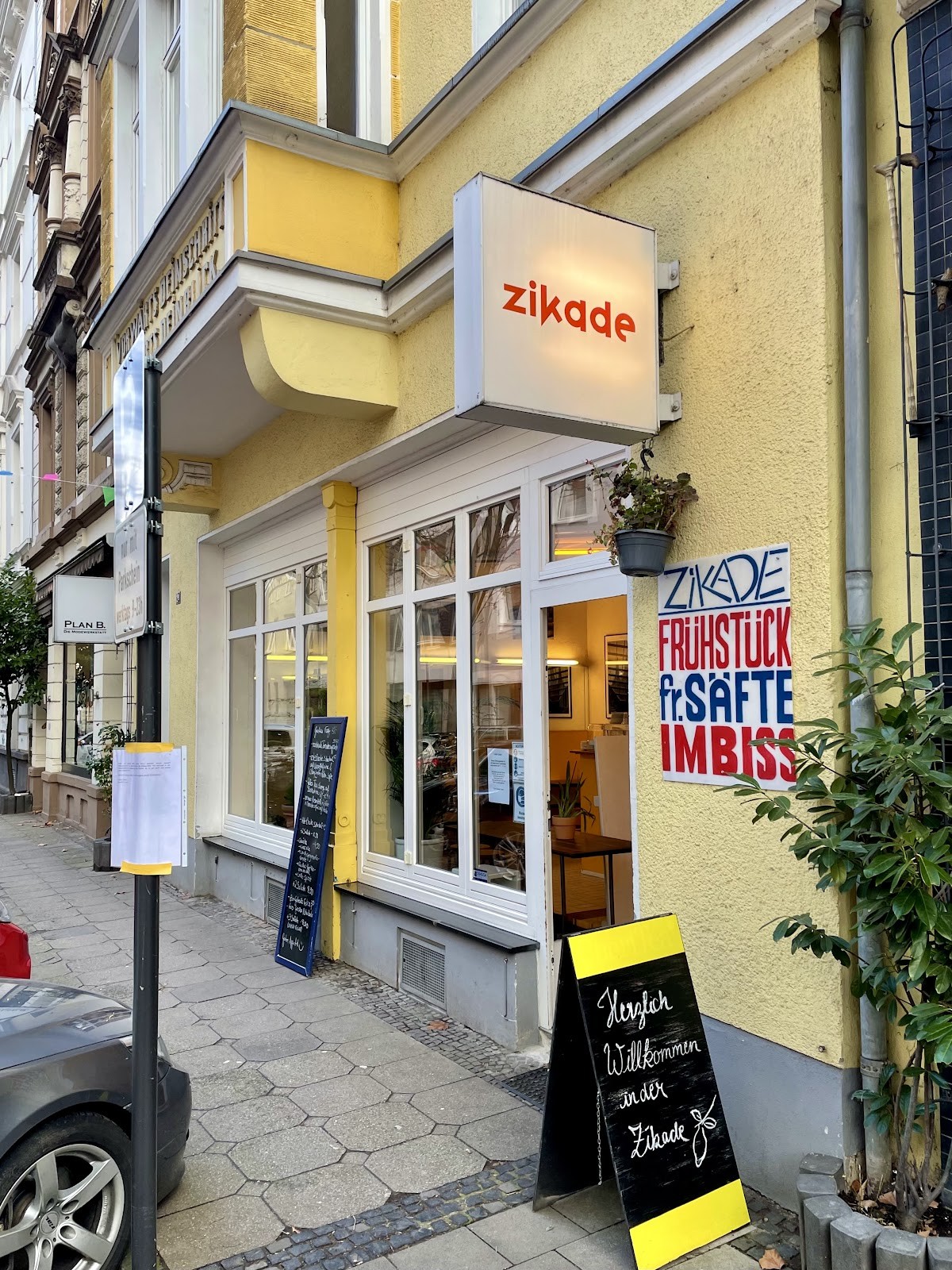 Café Zikade: the place
