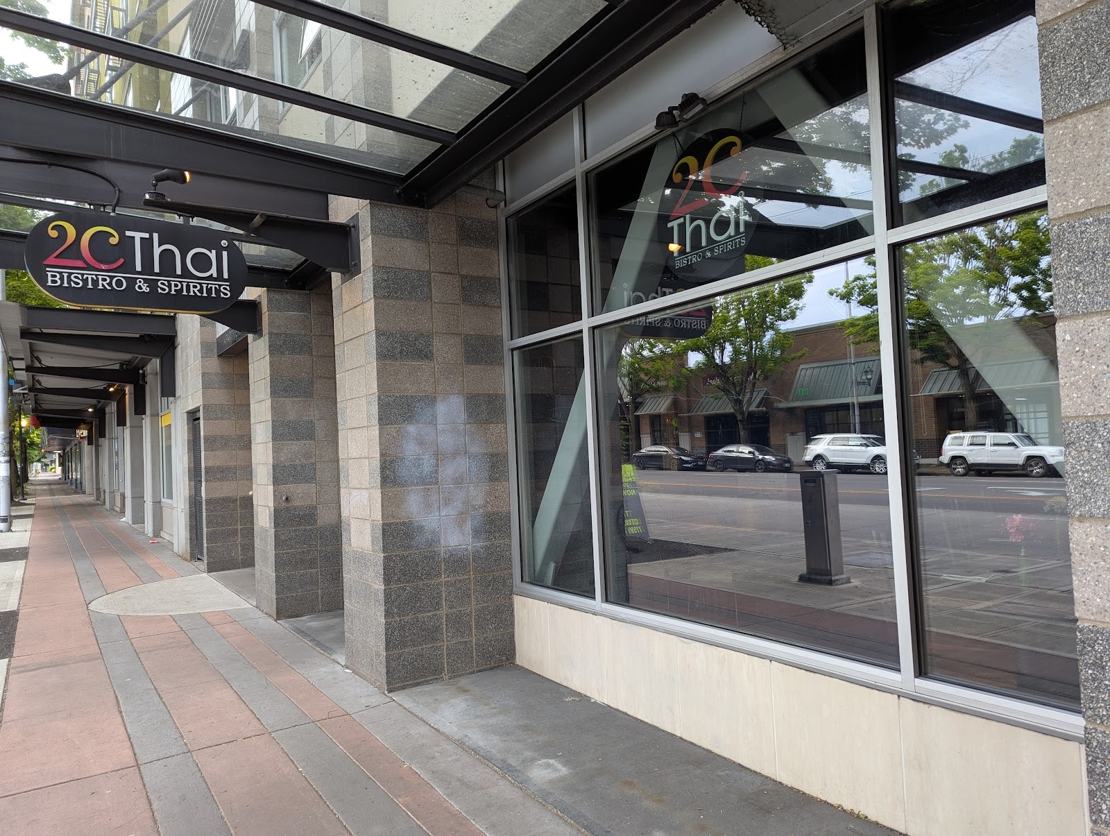 2CThai Bistro & Spirits: the place