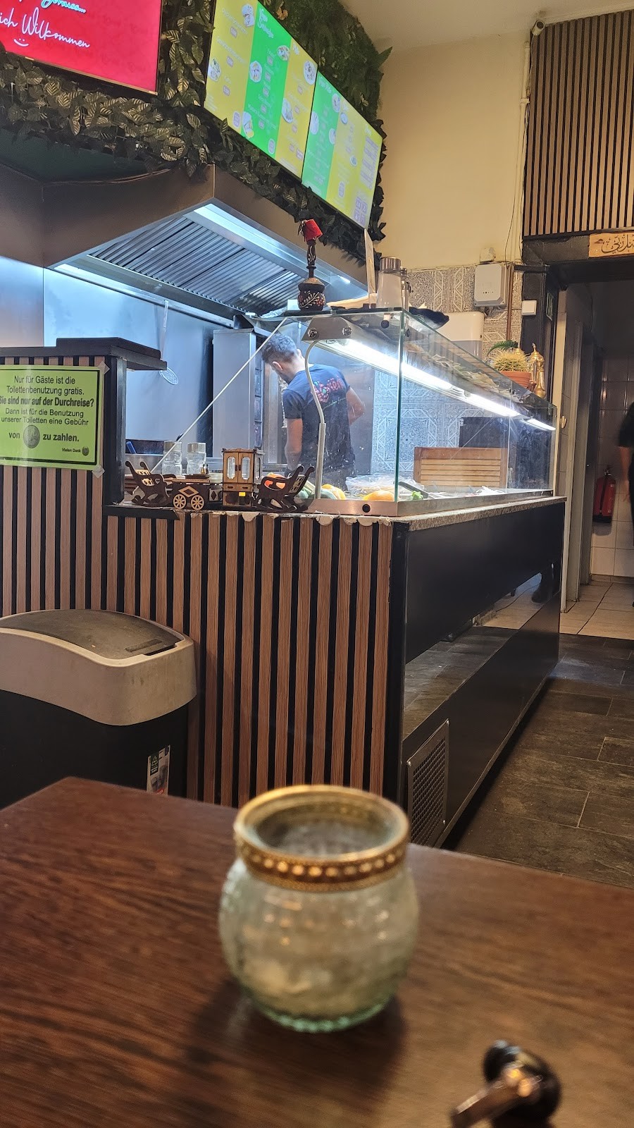 L'Orient Schawarma: the place