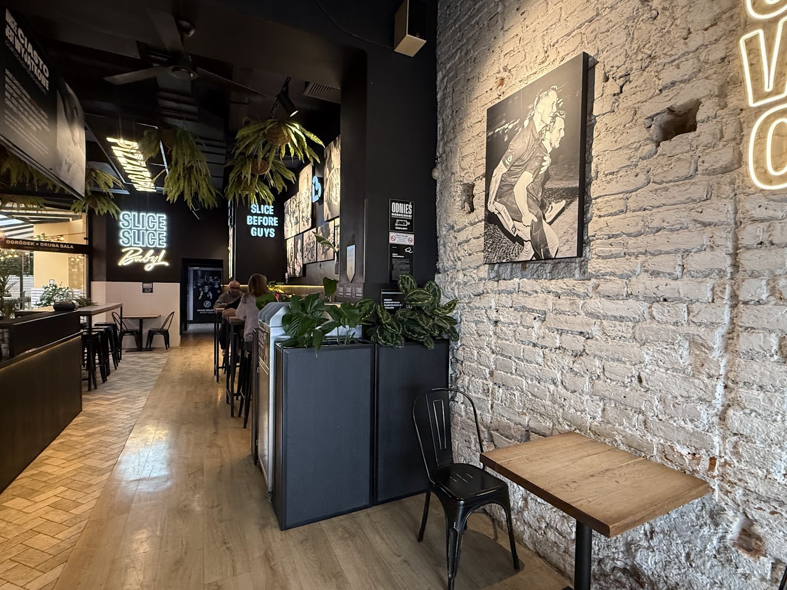Pizzatopia: the place