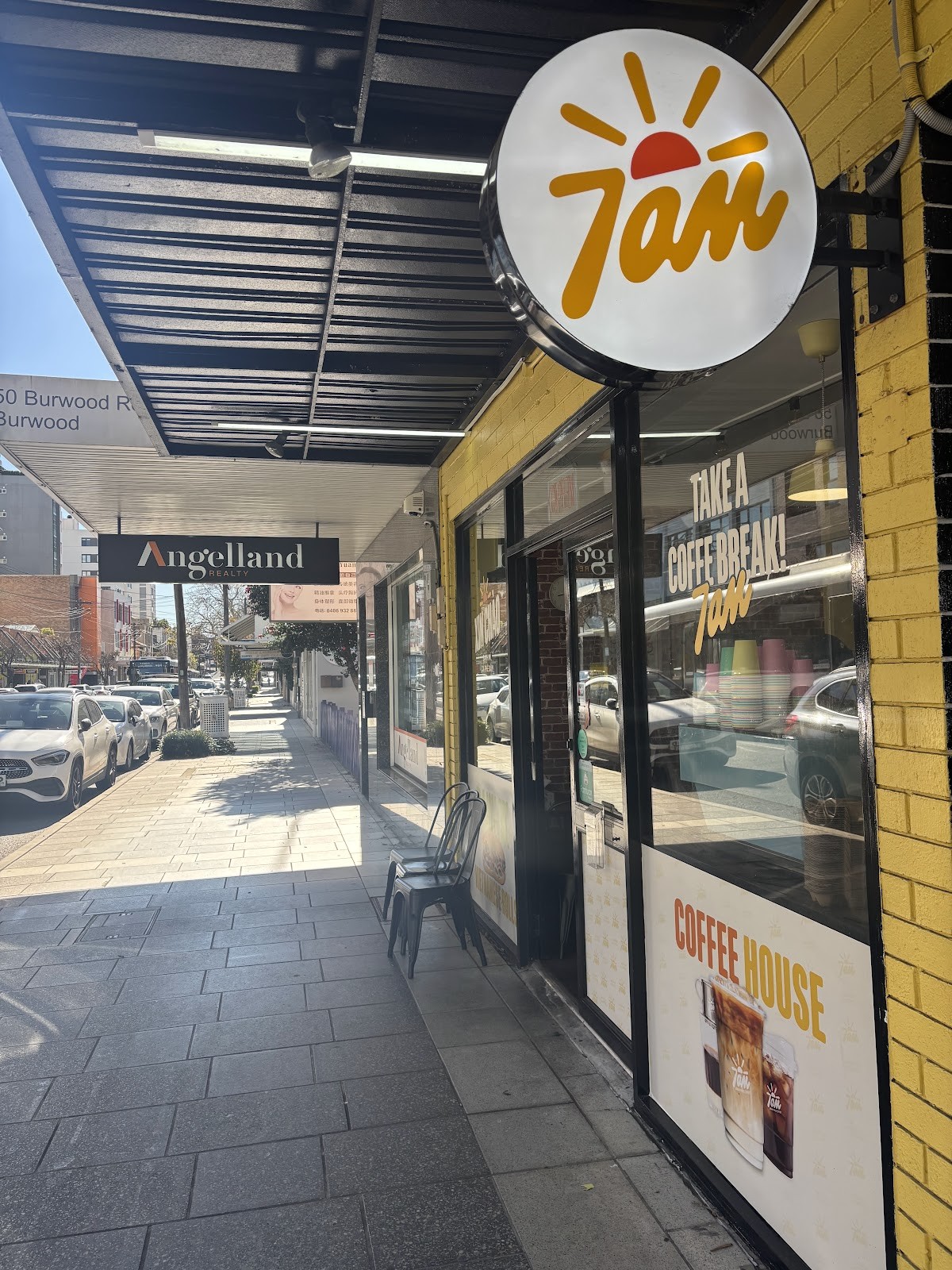 7 Am Banh Mi & Coffee House: the place