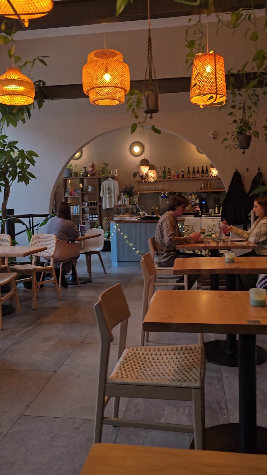 CHUTNEJ: the place