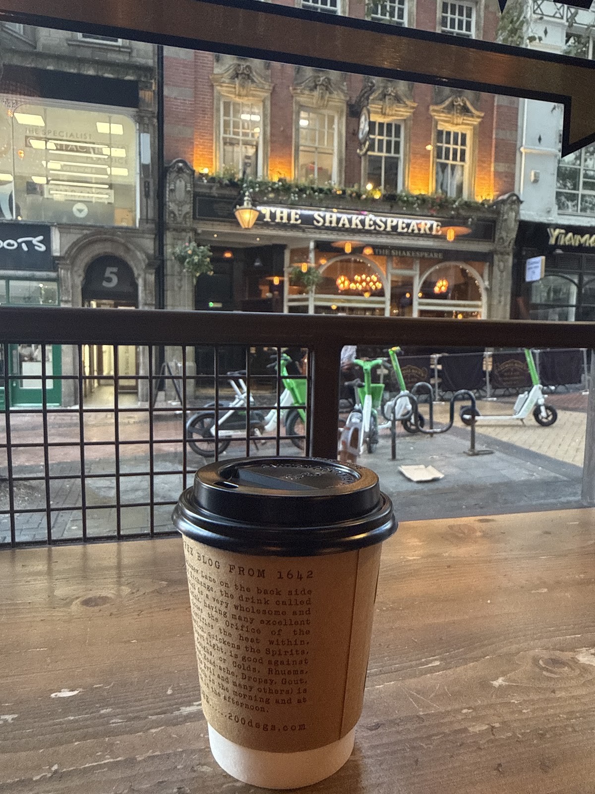 200 Degrees Coffee Shop: the place