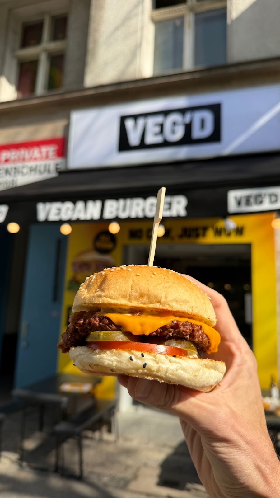 VEG'D - Vegan Burgers - Schöneberg: food & drinks