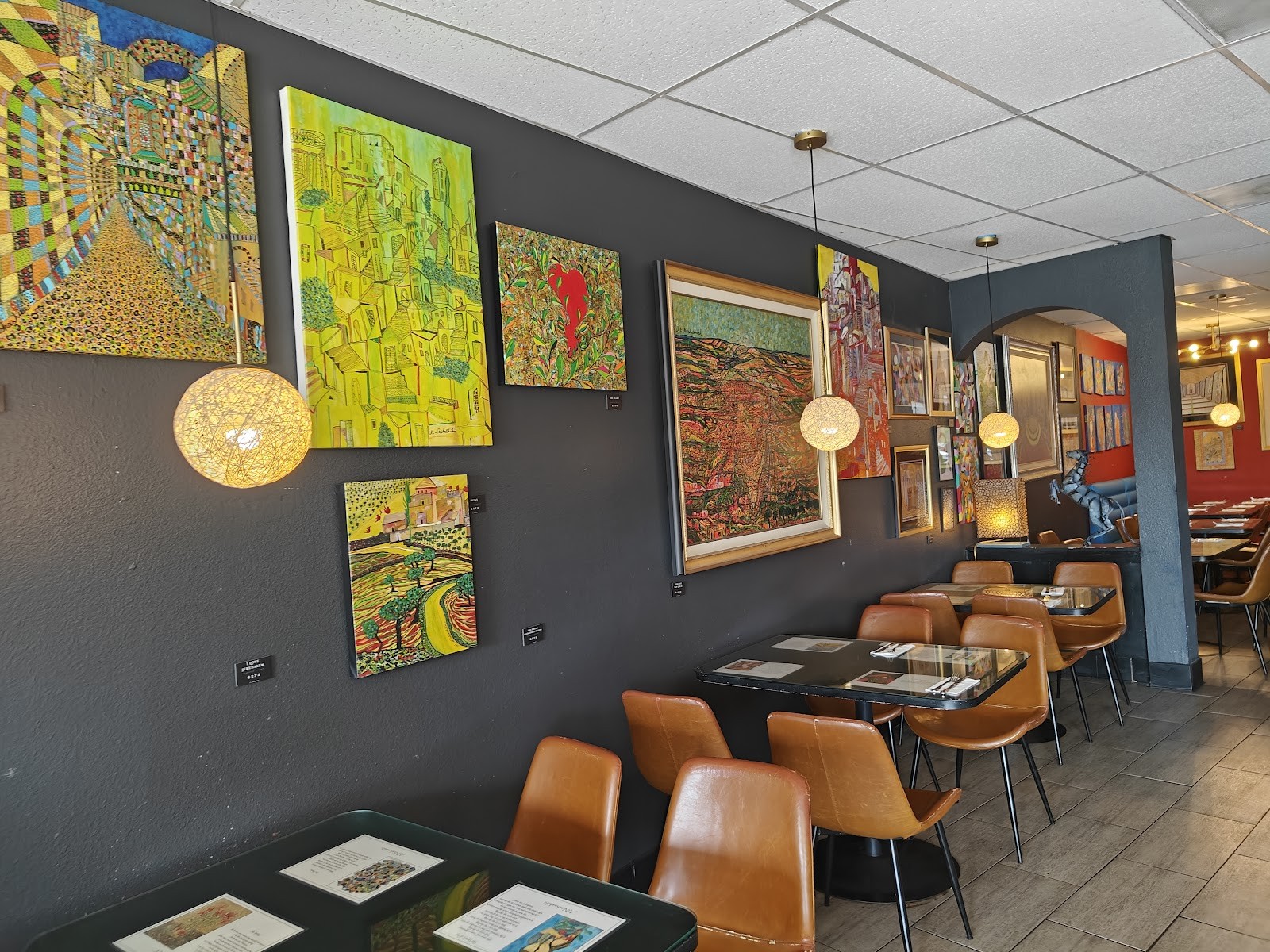 Fairouz Cafe & Gallery: the place