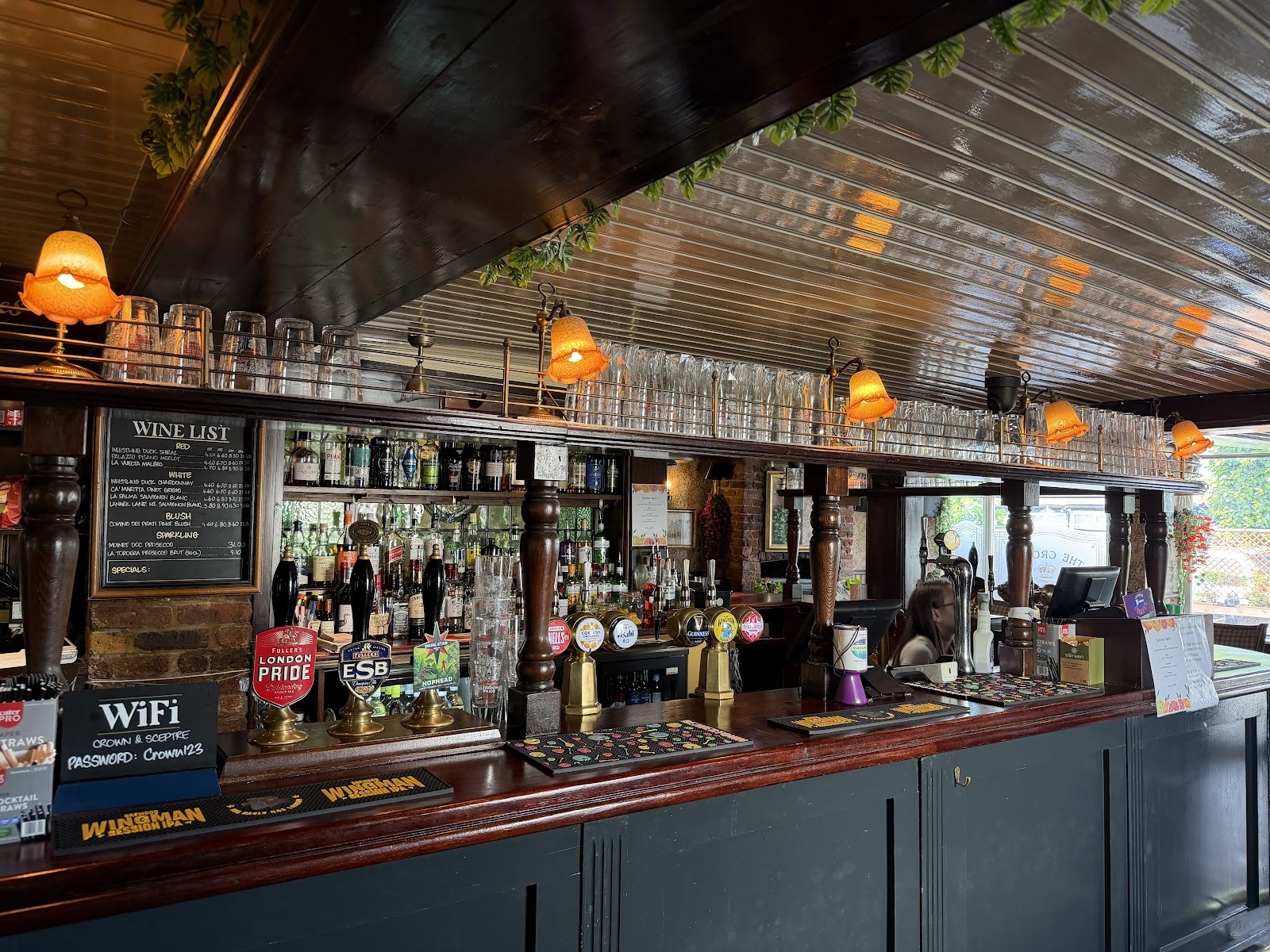 Crown and Sceptre: the place