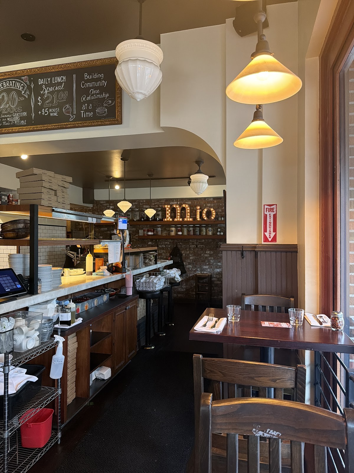 Mioposto Pizzeria: the place