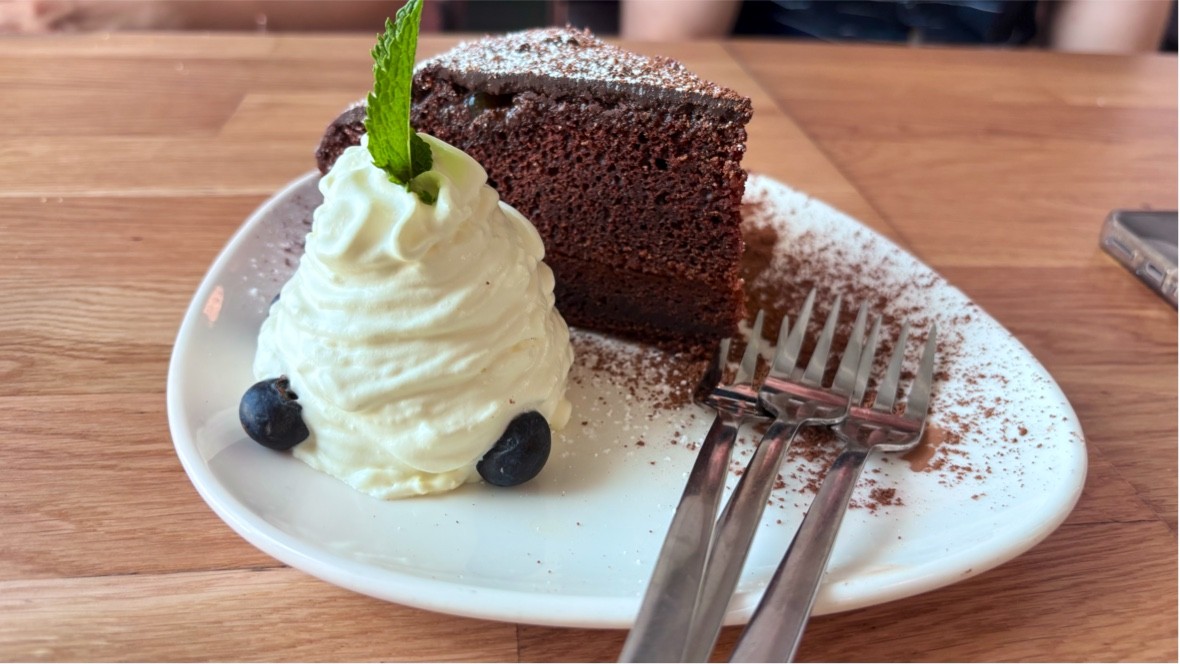 Velani Restaurant - 1120: food & drinks