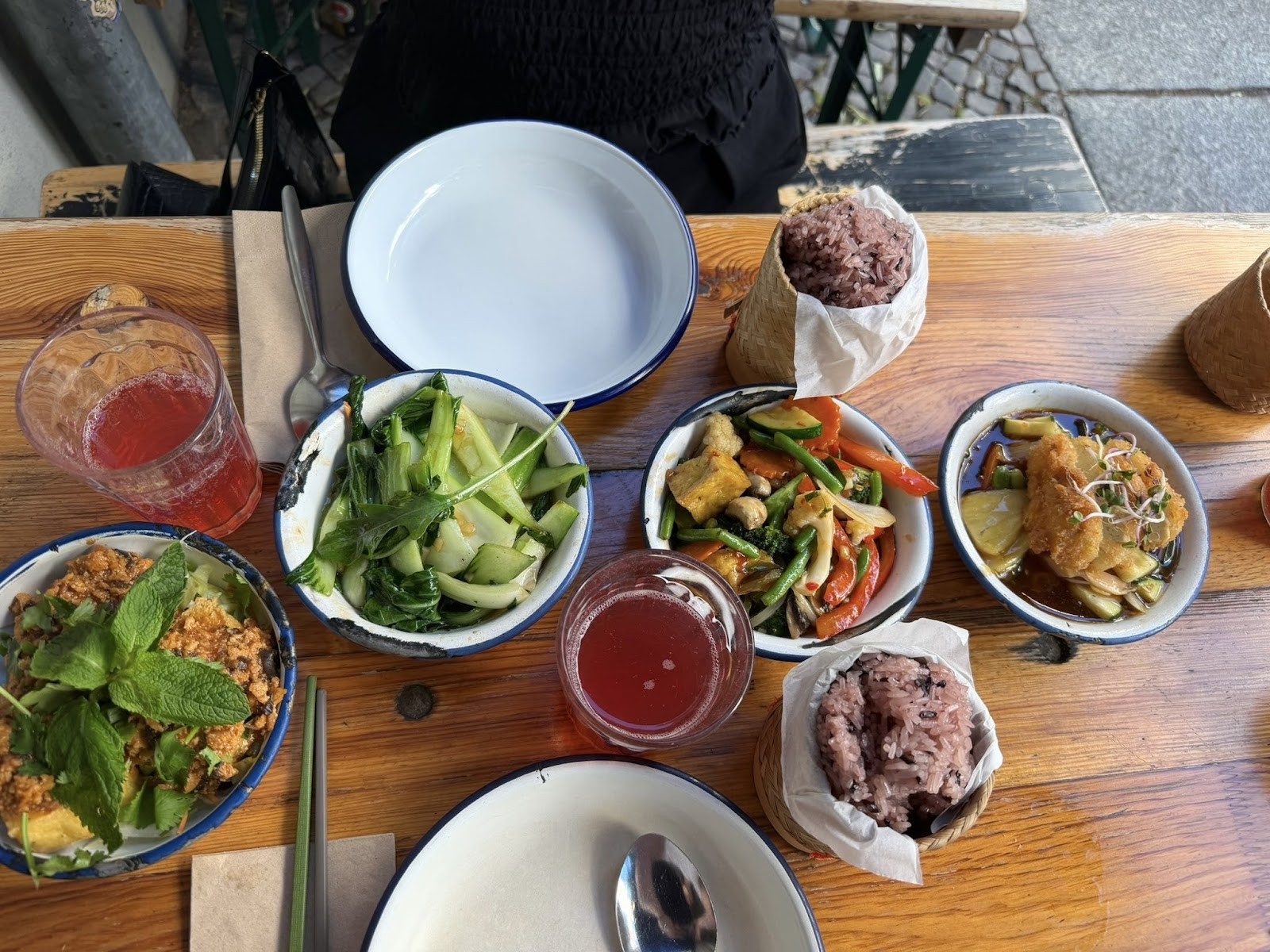 li.ke : serious||thai||vegan: food & drinks
