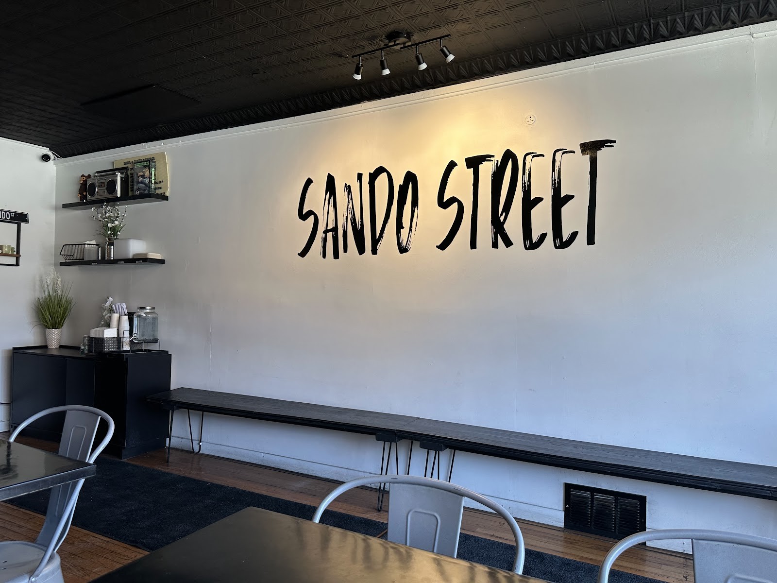 Sando Street: the place
