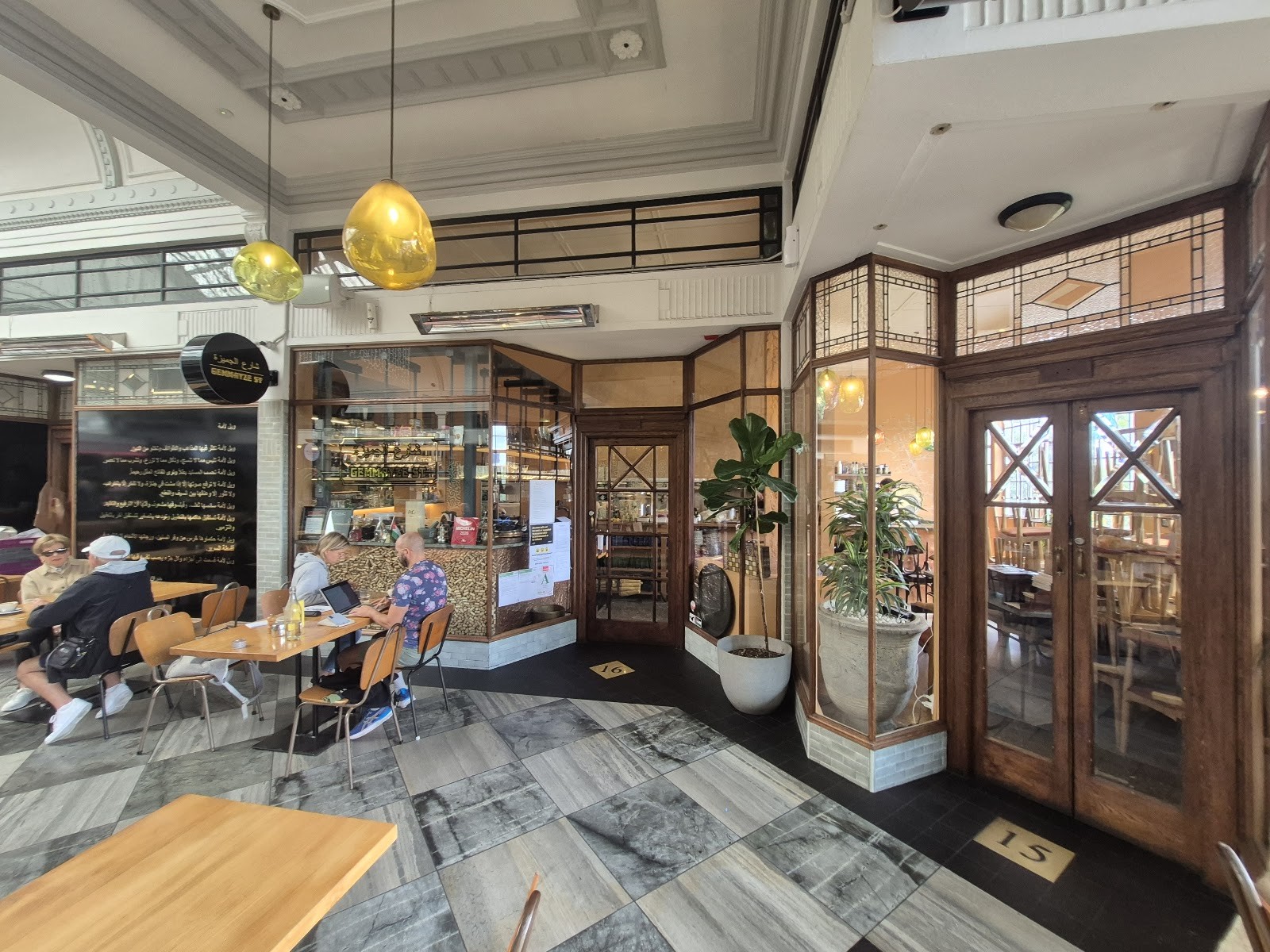 Gemmayze Street: the place