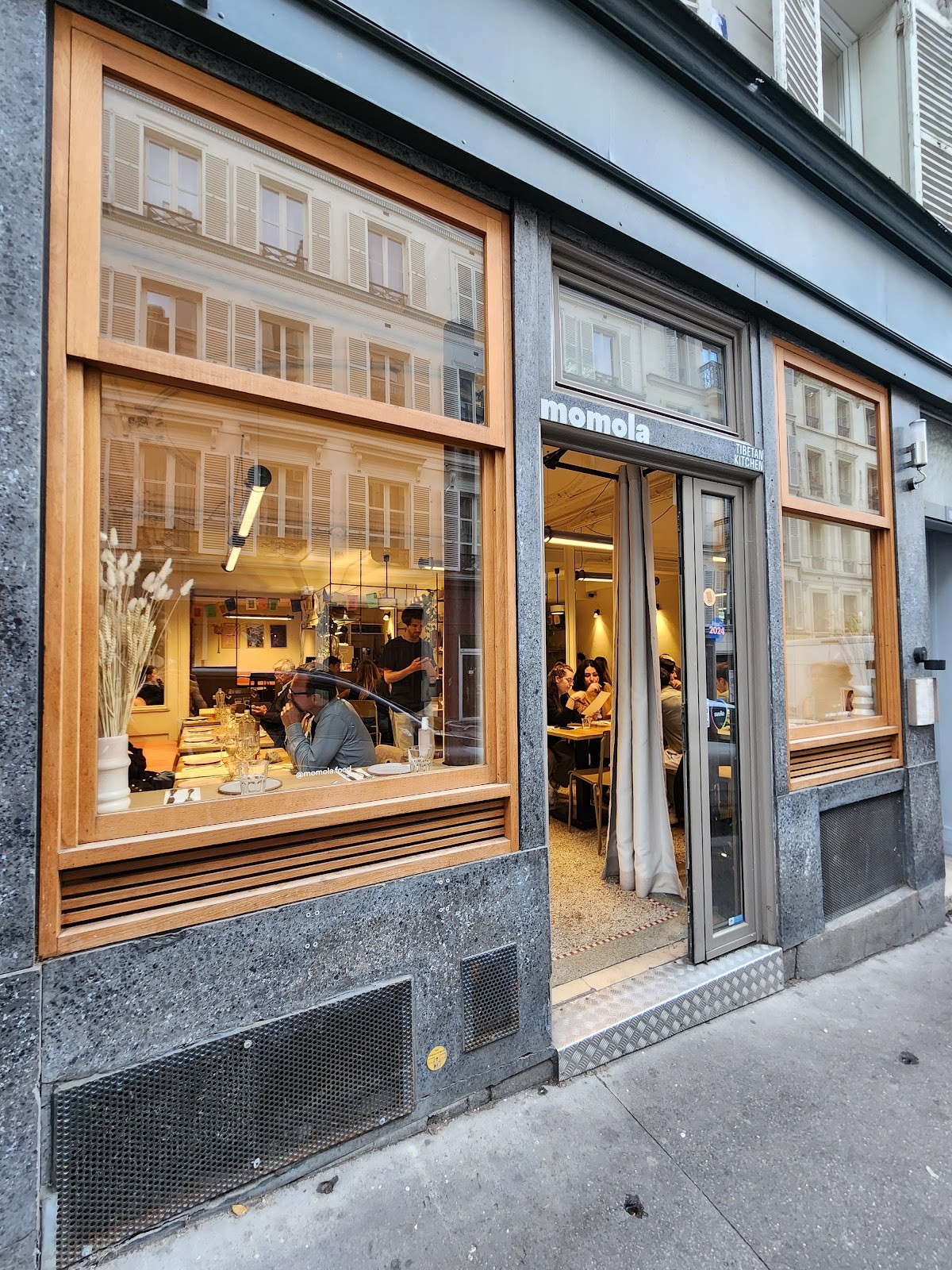 Momola: the place