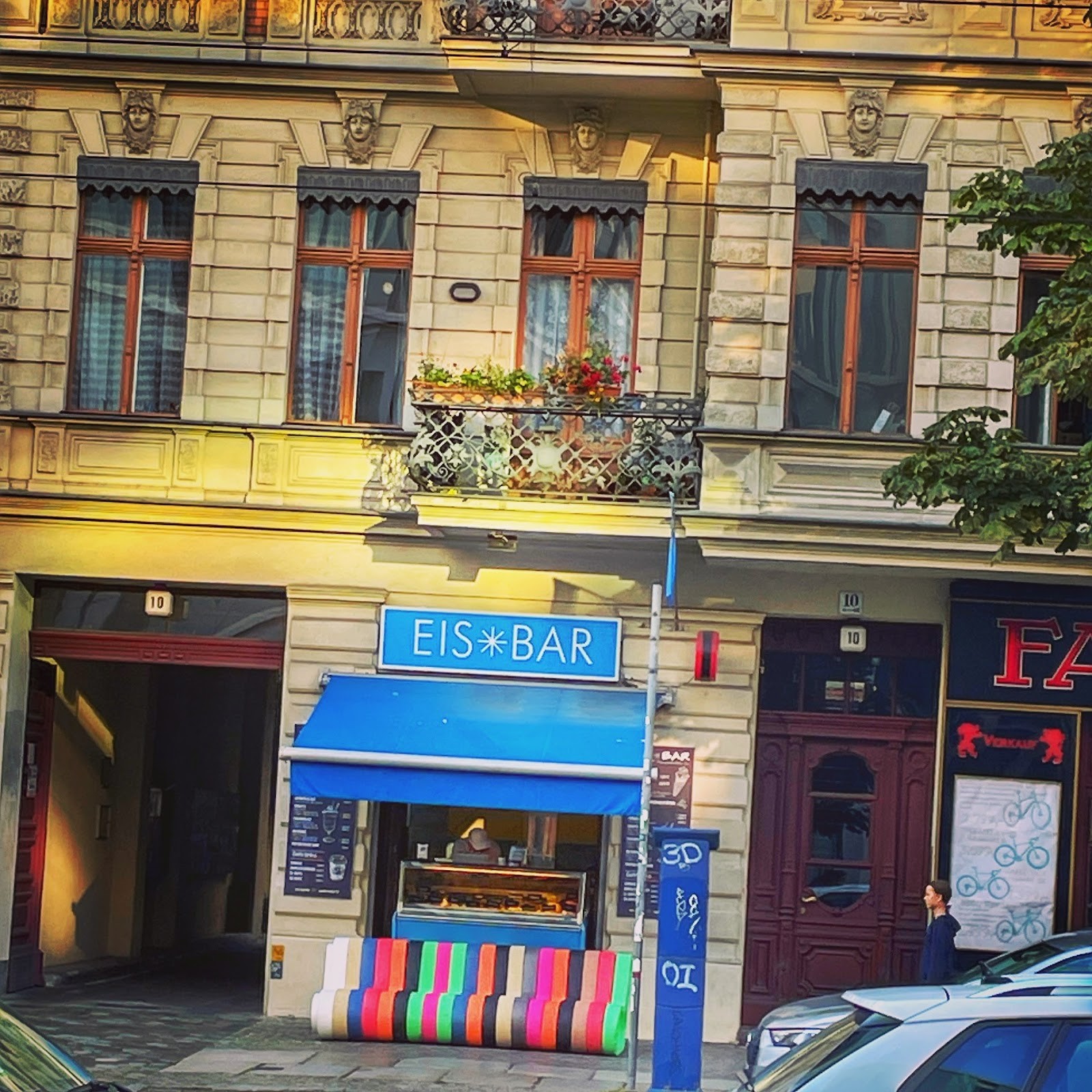 Eis*Bar: the place