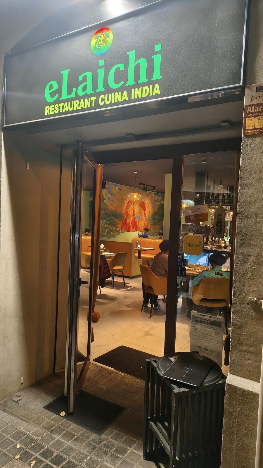 Elaichi Indian Restaurant: the place