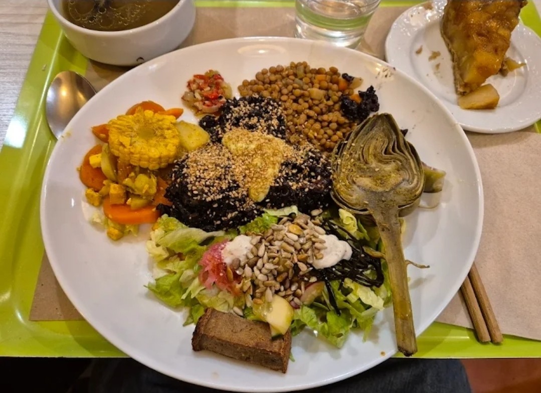 Restaurant Macrobiòtic Zen: food & drinks