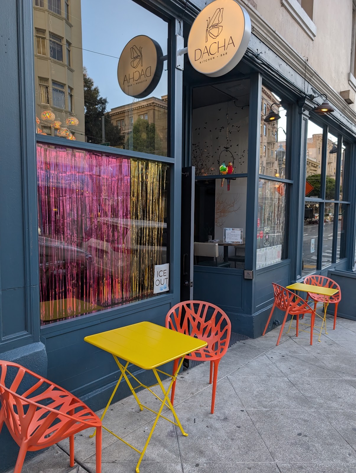 DACHA Kitchen & Bar: the place