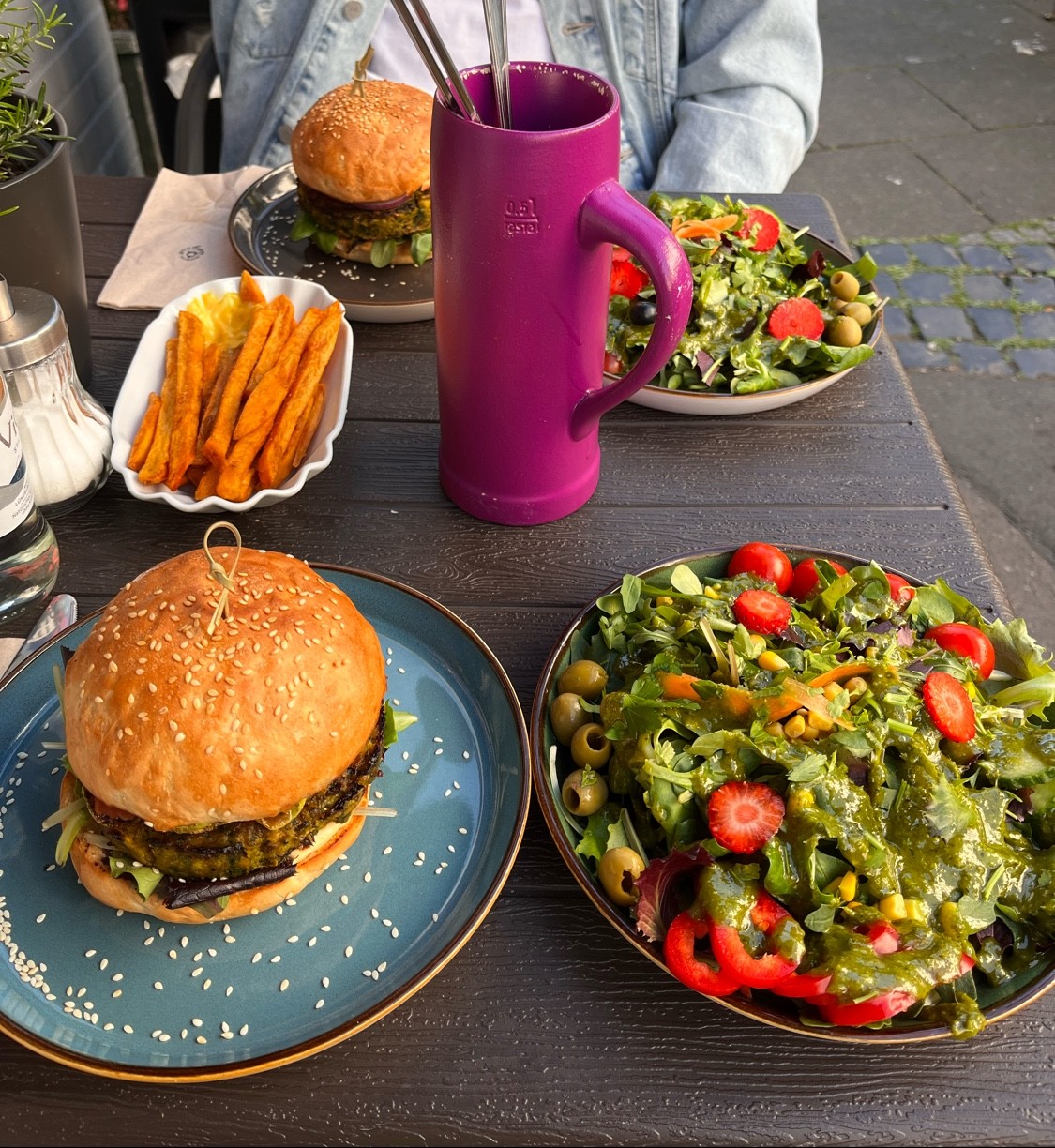 CabiNett Restaurant Nippes: food & drinks