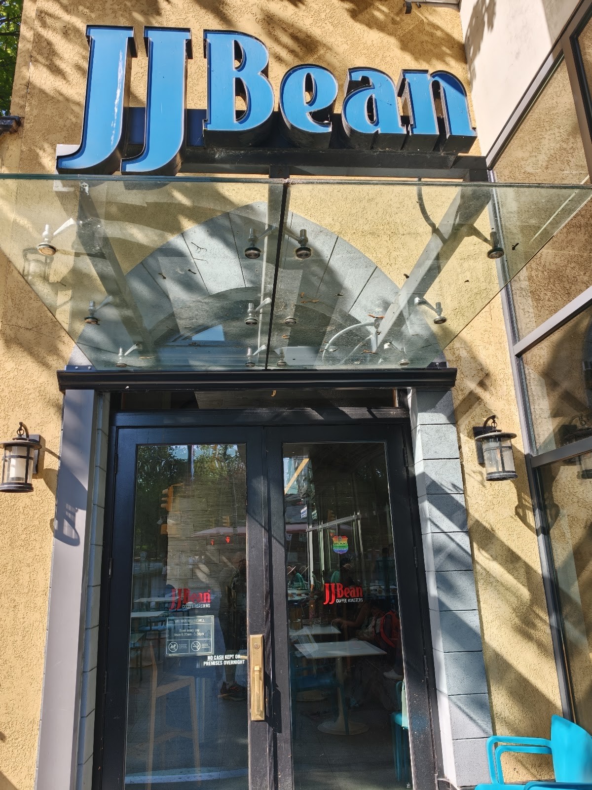 JJ Bean Coffee Roasters: the place