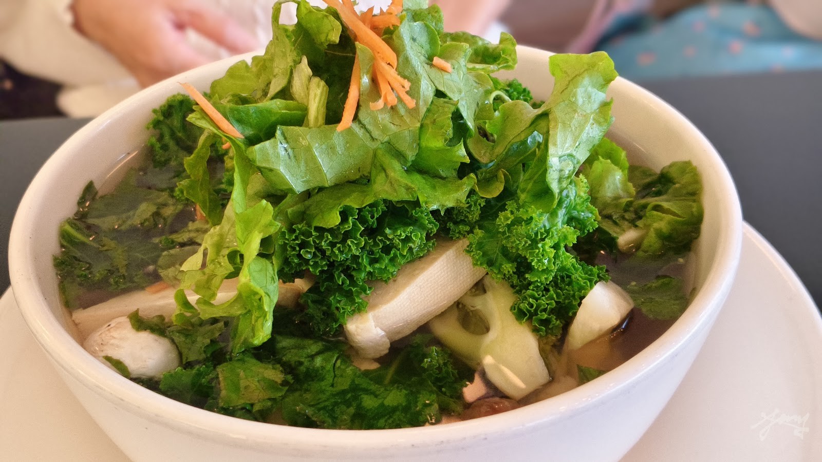 Chau Cafe: food & drinks
