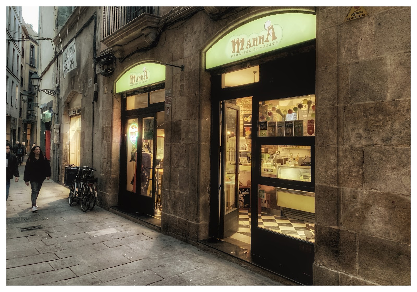 Manna Gelats: the place