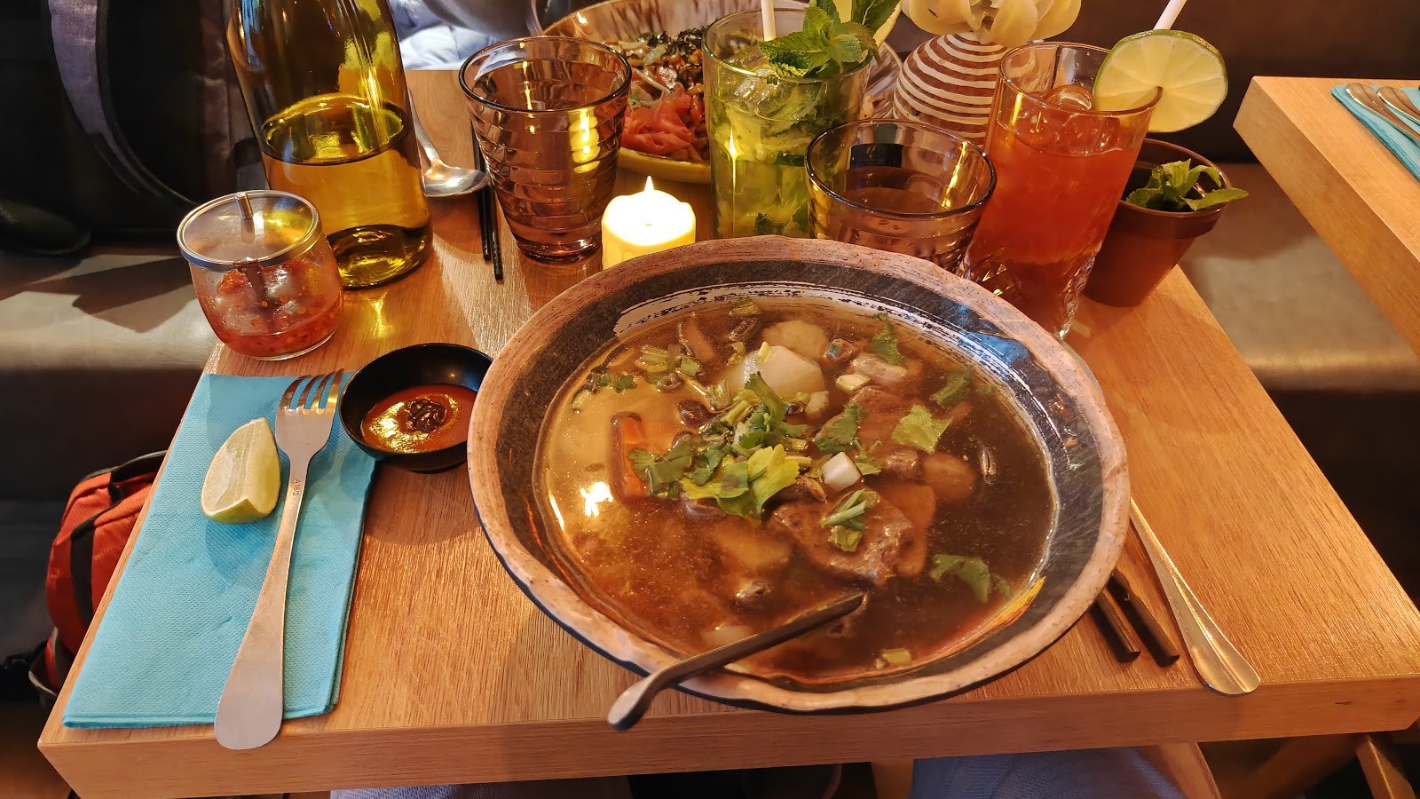 Buja Végétarien: food & drinks