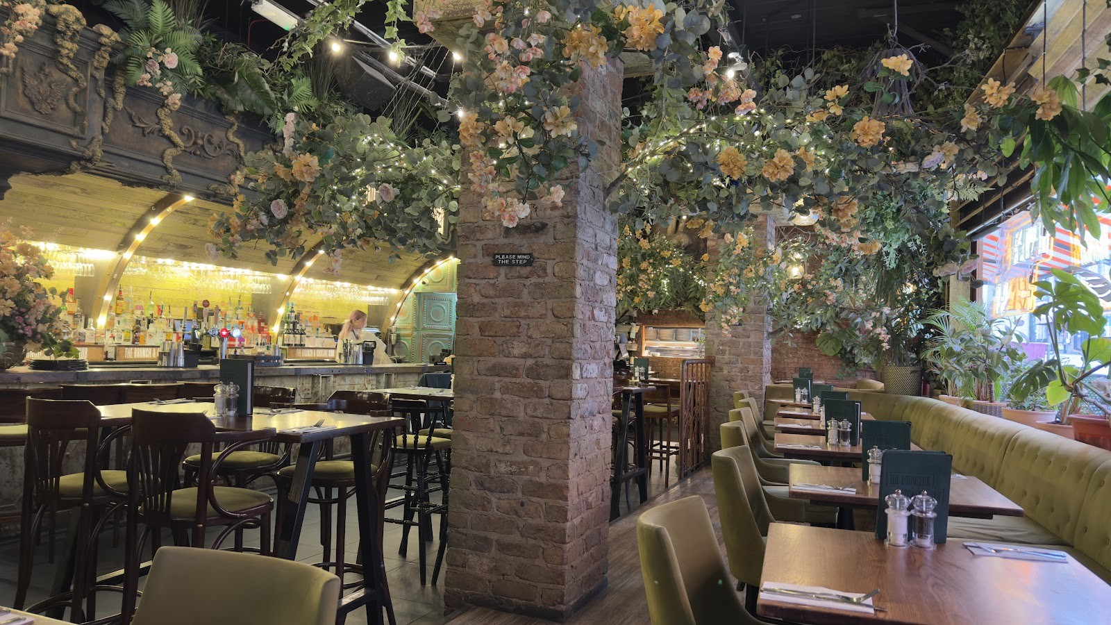 The Brunch & Cocktail Club: the place