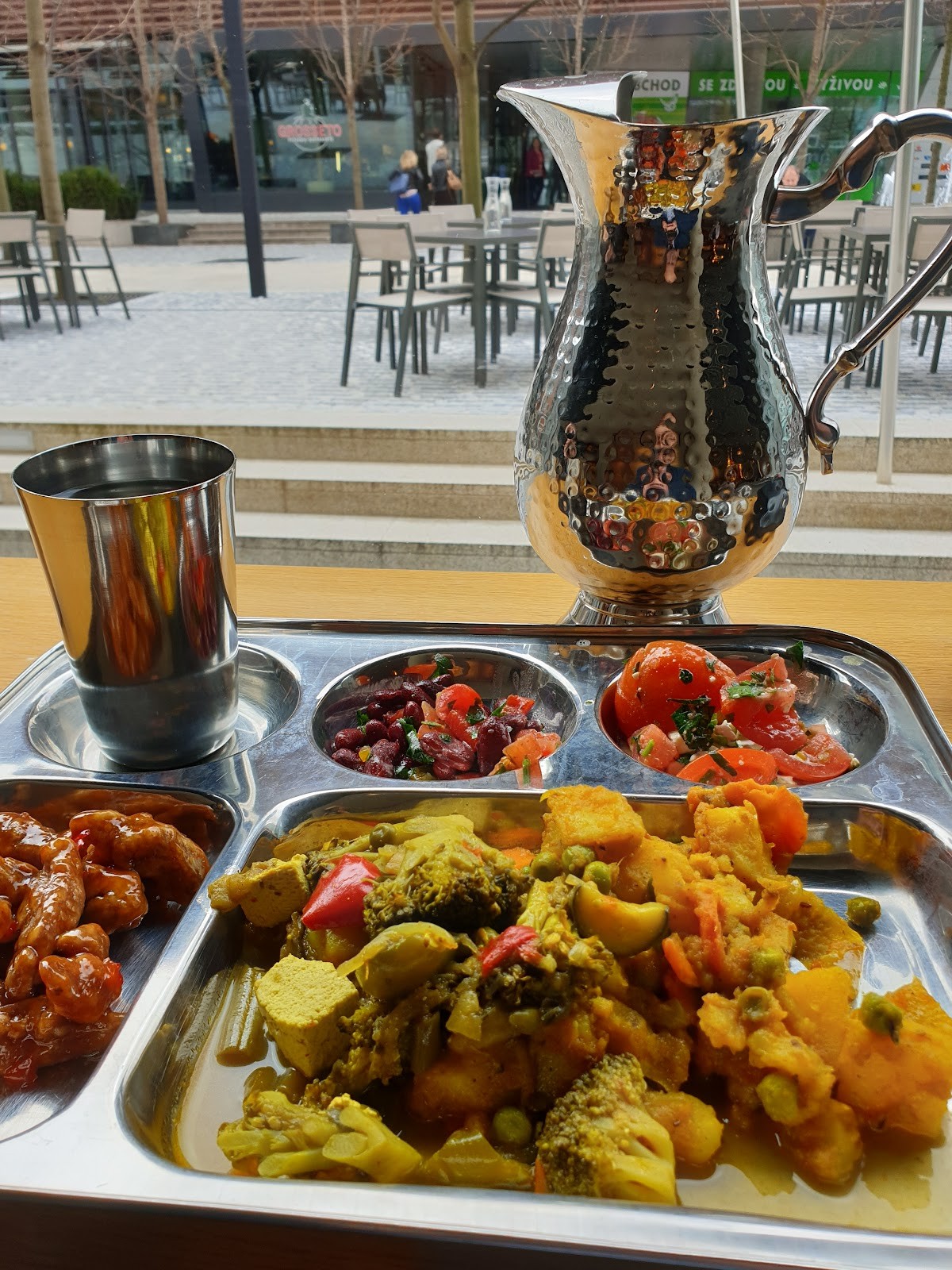 Dhaba Beas: food & drinks