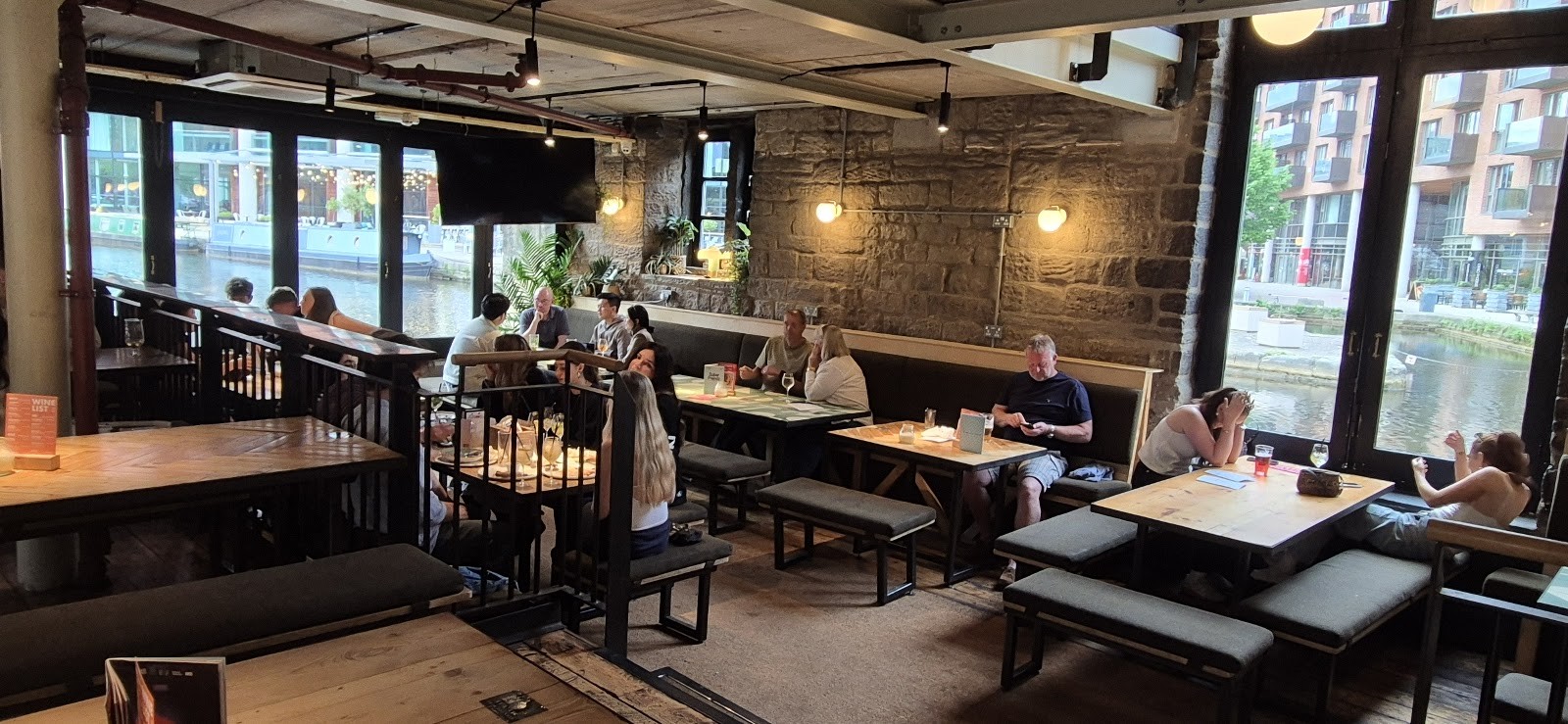 Water Lane Boathouse: the place