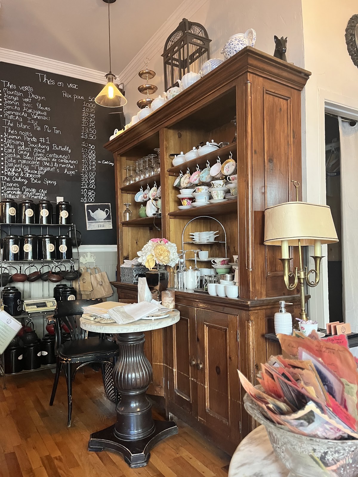 Le Parloir: the place