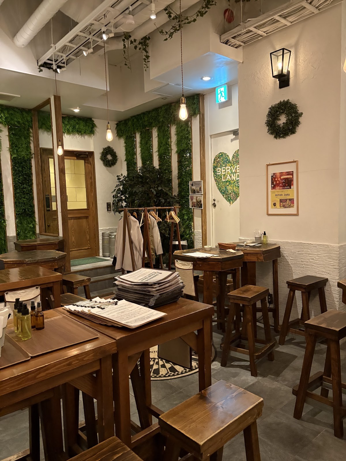 Craft Beer Server Land Akasaka-mitsuke: the place